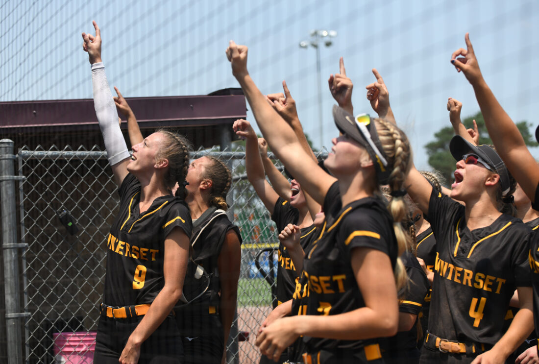 Huskies explode News, Sports, Jobs Messenger News